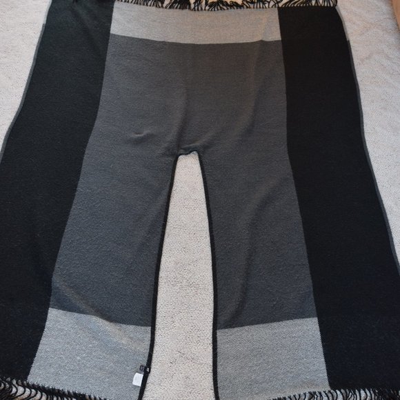 Sweater Wrap - Picture 5 of 6